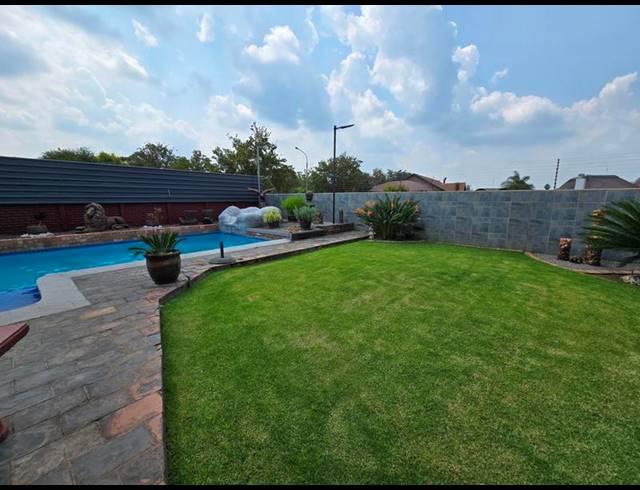 3 BEDROOM HOUSE FOR SALE IN VANDERBIJLPARK SE 6